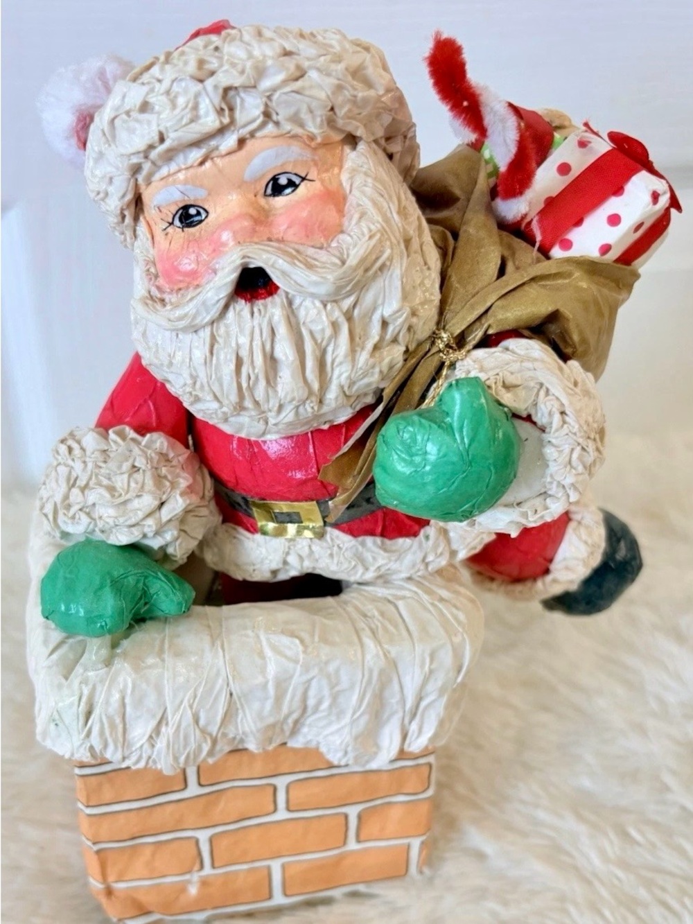 VTG 70s 80s Silvestri Paper Mache Santa Claus Christmas Music Box 9”